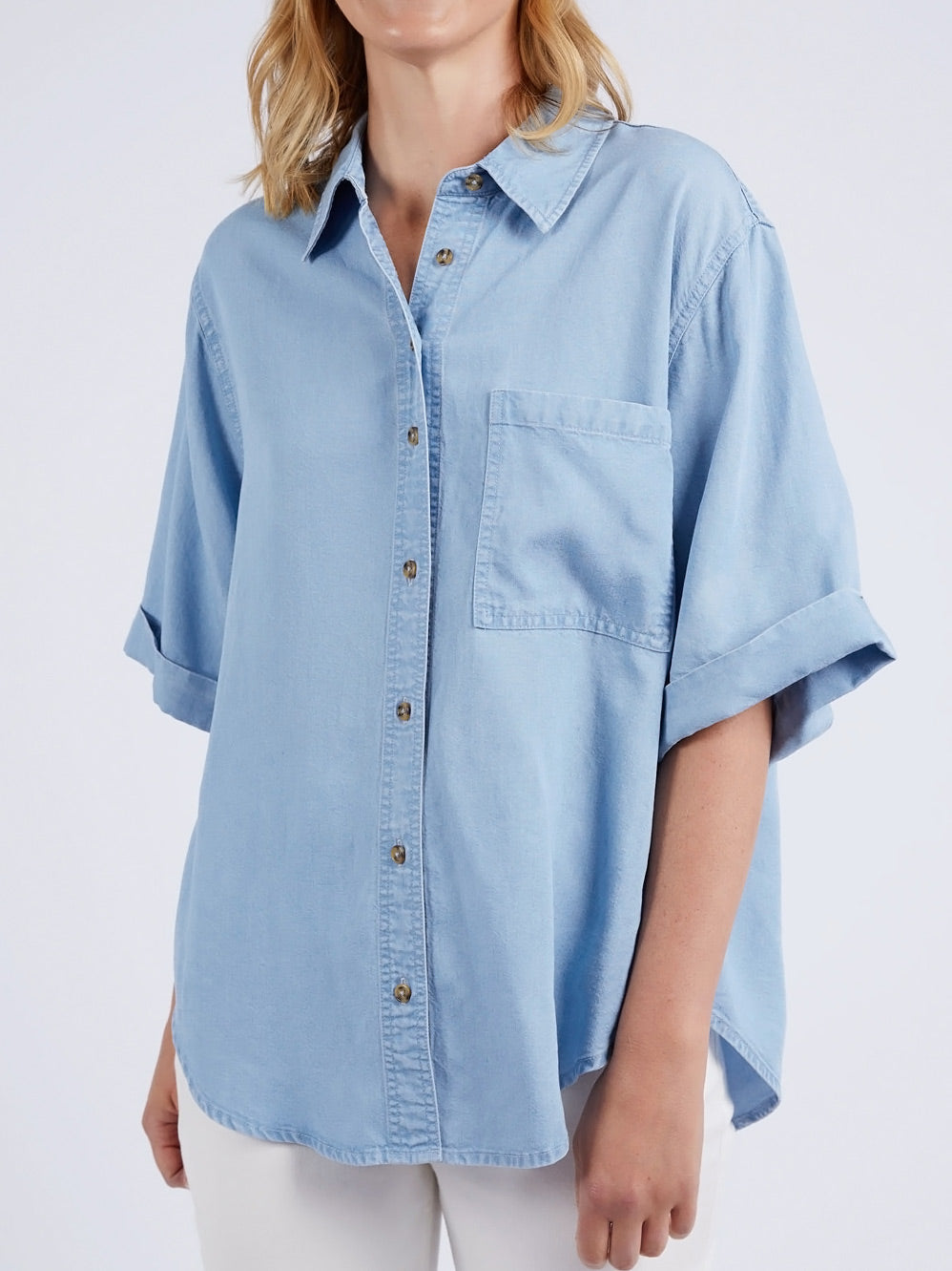 ELM BLISSFUL CHAMBRAY SHORT SLEEVE SHIRT