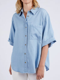 ELM BLISSFUL CHAMBRAY SHORT SLEEVE SHIRT